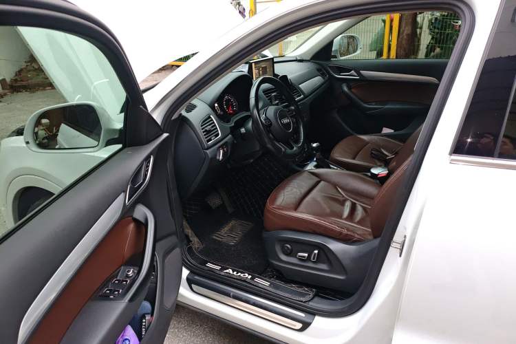 Used Audi Q3 2016 35 TFSI Style Edition Driver Seat