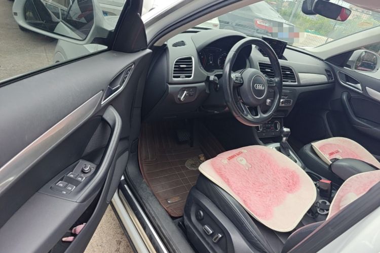 Used Audi Q3 2016 35 TFSI Style Edition Driver Seat