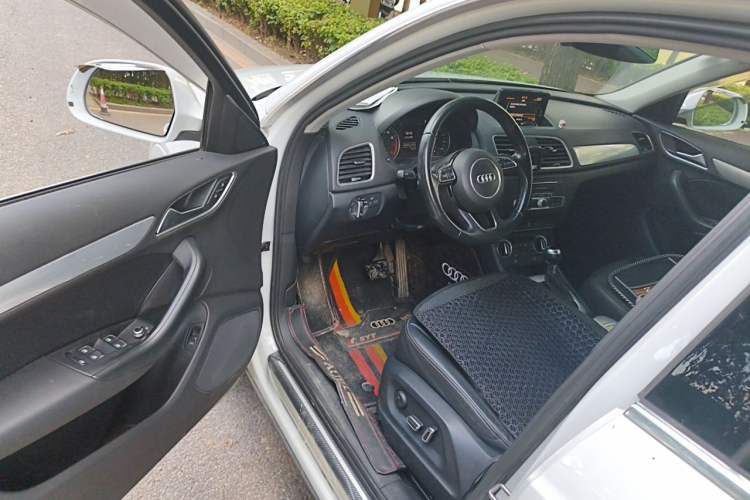 Used Audi Q3 2016 35 TFSI Style Edition Driver Seat