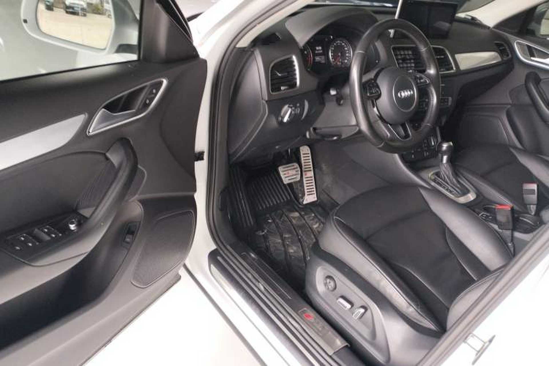 Used Audi Q3 2016 35 TFSI Style Edition Driver Seat
