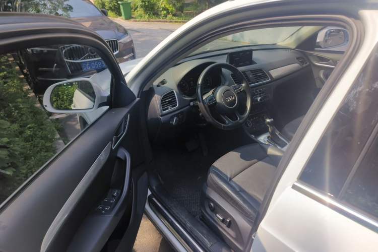 Used Audi Q3 2016 35 TFSI quattro all-wheel drive special edition Driver Seat