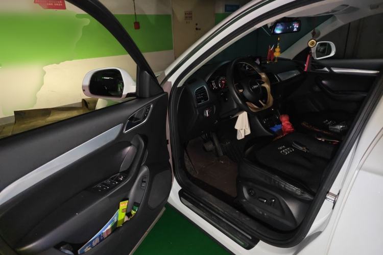 Used Audi Q3 2016 35 TFSI Style Edition Driver Seat
