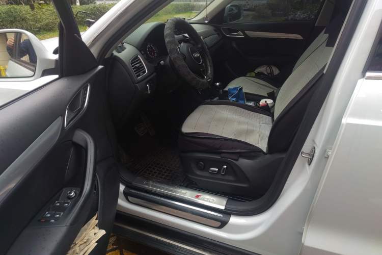 Used Audi Q3 2016 35 TFSI Style Edition Driver Seat