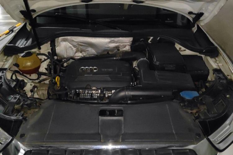 Used Audi Q3 2016 35 TFSI Fashion Model Engine Bay