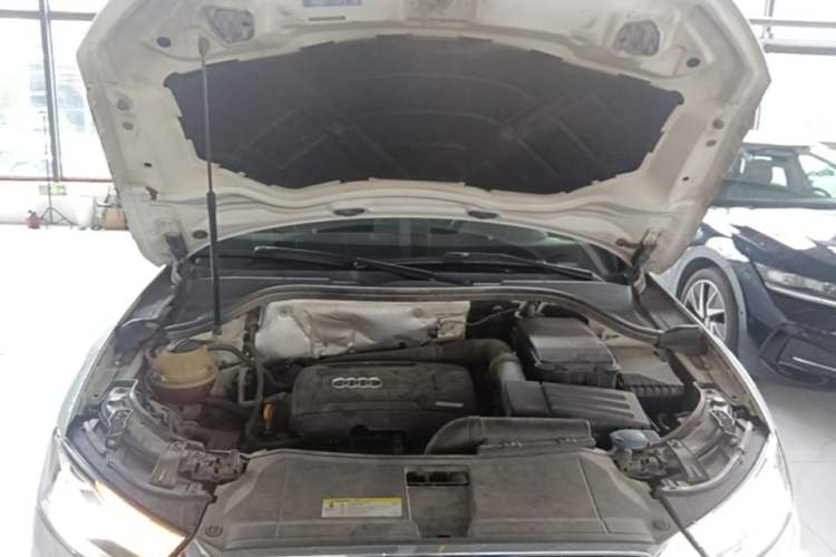 Used Audi Q3 2016 35 TFSI Fashion Model Engine Bay