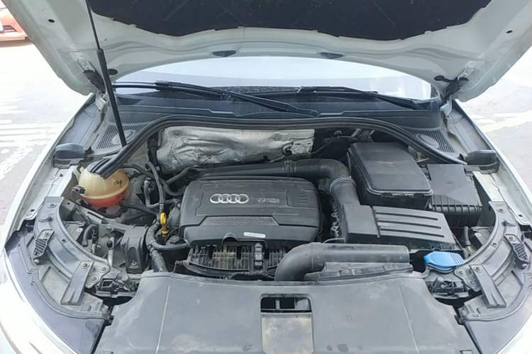 Used Audi Q3 2016 35 TFSI Fashion Model Engine Bay