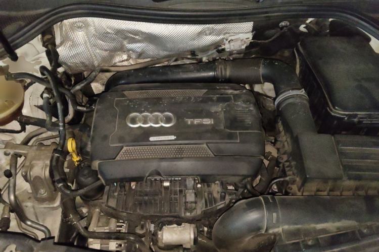 Used Audi Q3 2016 35 TFSI quattro all-wheel-drive style model Engine Bay