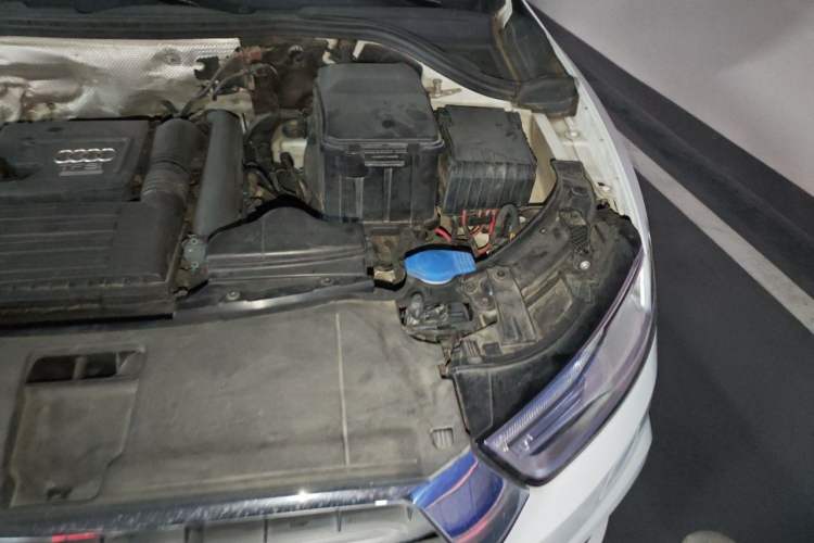 Used Audi Q3 2016 30 TFSI Fashion Model Engine Bay Left