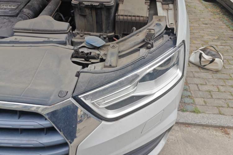 Used Audi Q3 2016 30 TFSI Standard Model Engine Bay Left