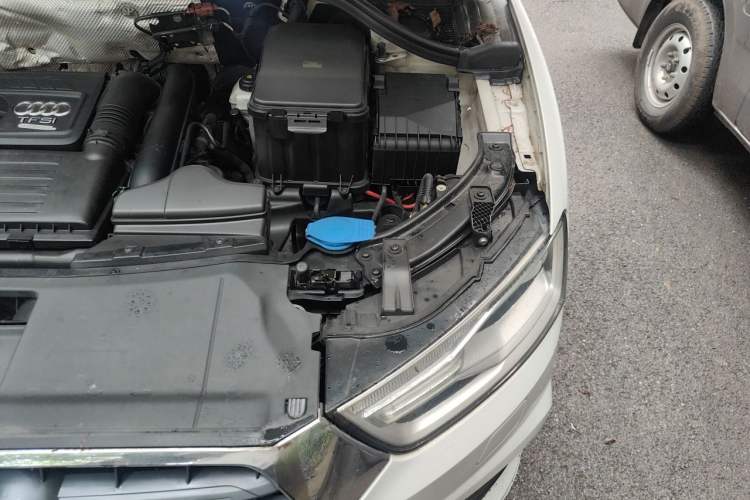 Used Audi Q3 2016 30 TFSI Fashion Model Engine Bay Left