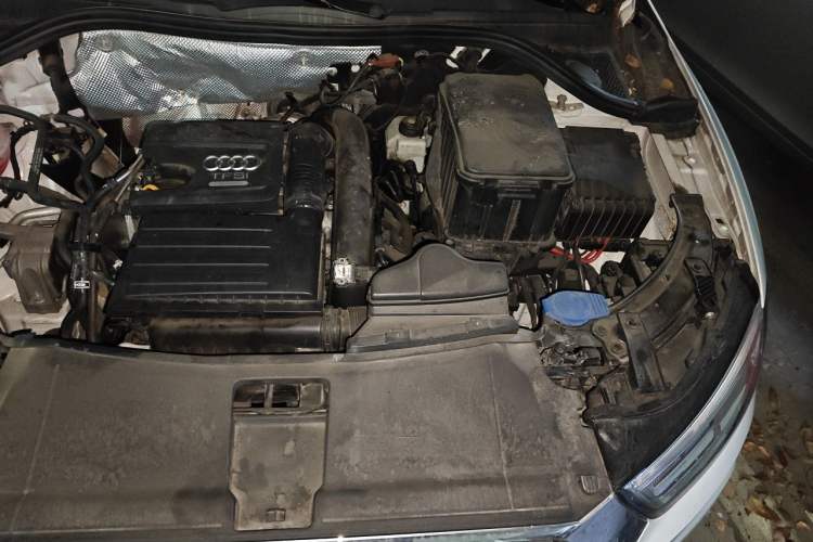 Used Audi Q3 2016 30 TFSI Fashion Model Engine Bay Left