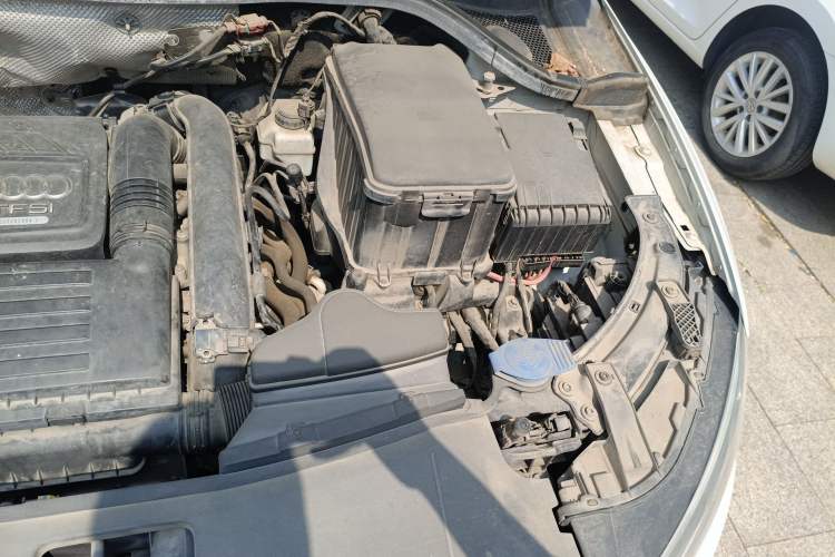 Used Audi Q3 2016 30 TFSI Fashion Model Engine Bay Left