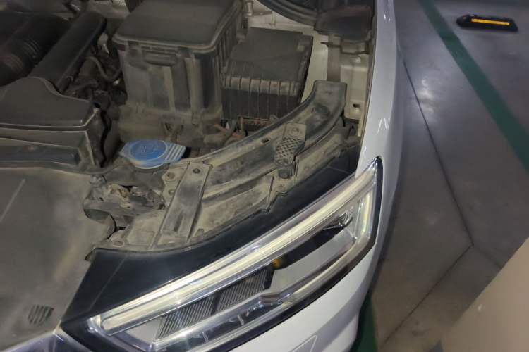 Used Audi Q3 2016 30 TFSI Fashion Model Engine Bay Left