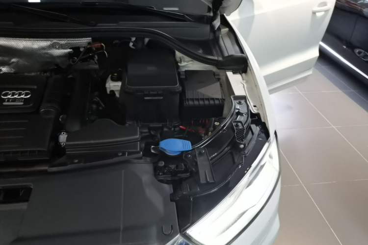 Used Audi Q3 2016 30 TFSI Fashion Model Engine Bay Left