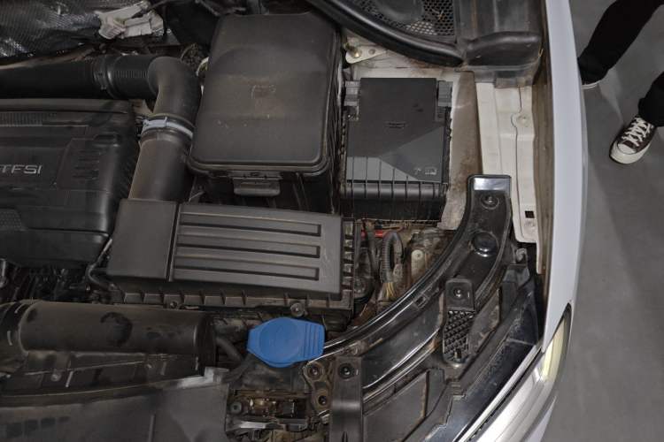 Used Audi Q3 2016 35 TFSI Fashion Model Engine Bay Left