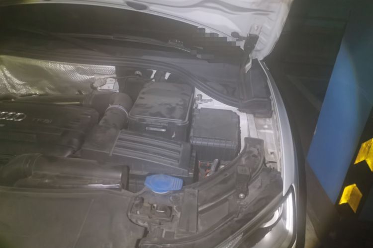 Used Audi Q3 2016 35 TFSI Fashion Model Engine Bay Left