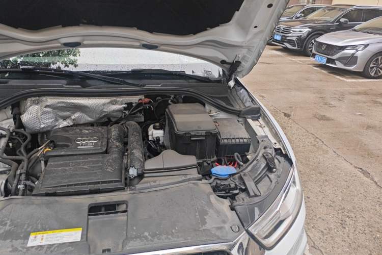 Used Audi Q3 2016 30 TFSI Fashion Model Engine Bay Left