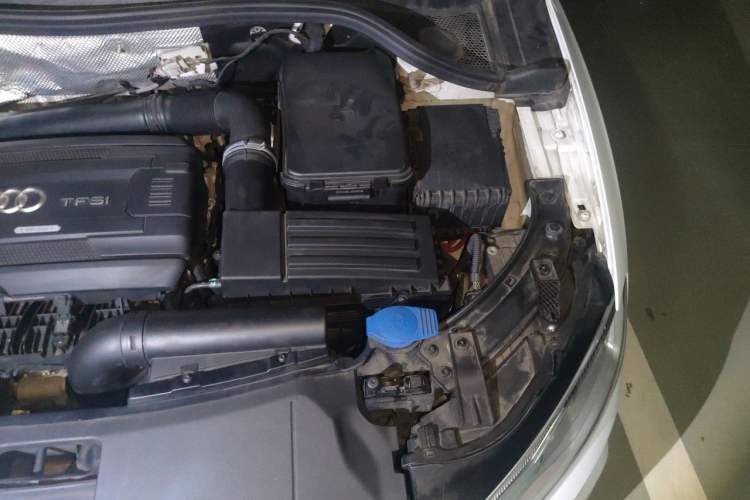 Used Audi Q3 2016 35 TFSI quattro all-wheel-drive style model Engine Bay Left