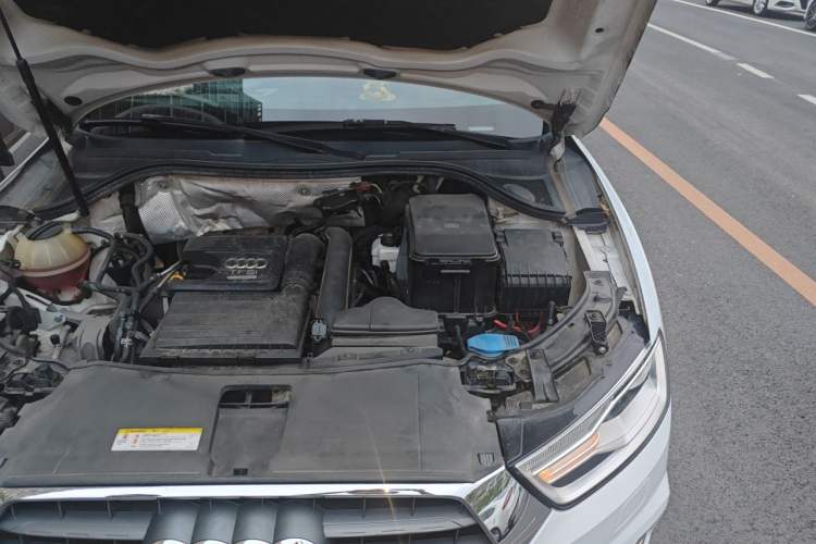 Used Audi Q3 2016 30 TFSI Fashion Model Engine Bay Left