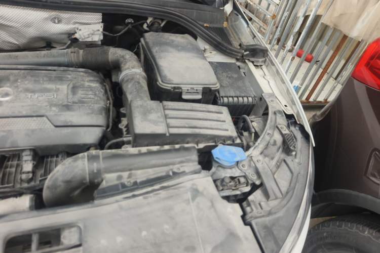 Used Audi Q3 2016 35 TFSI Fashion Model Engine Bay Left
