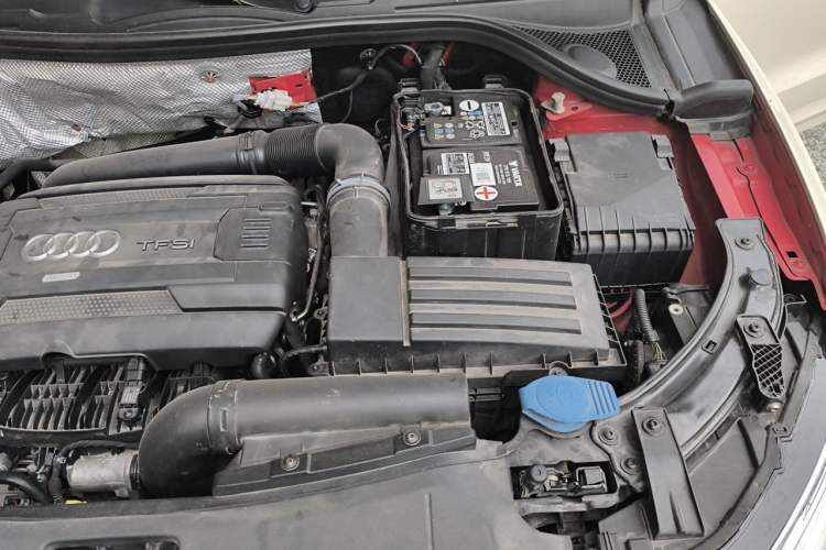 Used Audi Q3 2016 35 TFSI Fashion Model Engine Bay Left