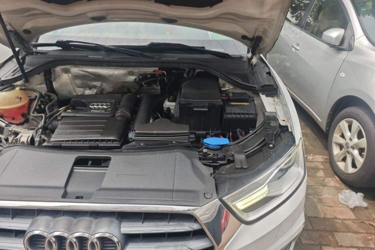 Used Audi Q3 2016 30 TFSI Standard Model Engine Bay Left