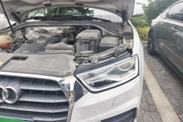 Used Audi Q3 2016 30 TFSI Fashion Model Engine Bay Left