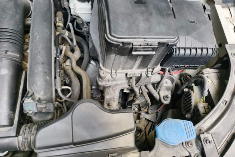 Used Audi Q3 2016 30 TFSI Fashion Model Engine Bay Left