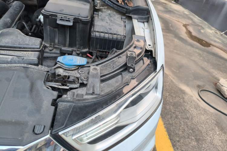 Used Audi Q3 2016 30 TFSI Fashion Model Engine Bay Left