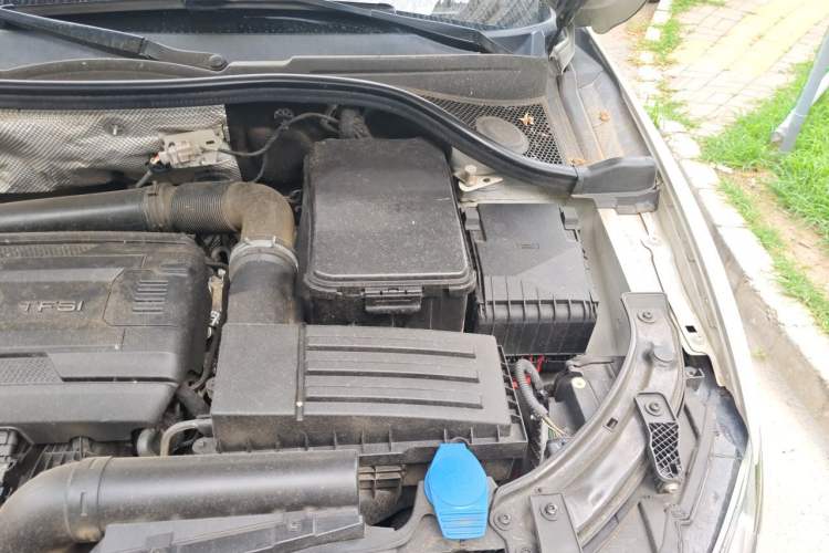 Used Audi Q3 2016 35 TFSI Fashion Model Engine Bay Left