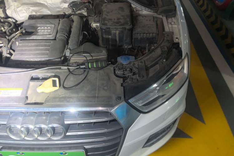 Used Audi Q3 2016 30 TFSI Fashion Model Engine Bay Left