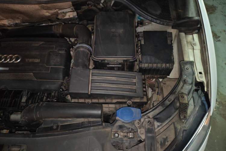 Used Audi Q3 2016 35 TFSI Fashion Model Engine Bay Left