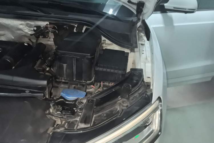 Used Audi Q3 2016 30 TFSI Fashion Model Engine Bay Left