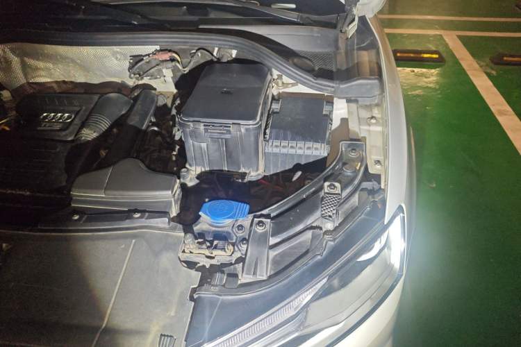Used Audi Q3 2016 30 TFSI Fashion Model Engine Bay Left