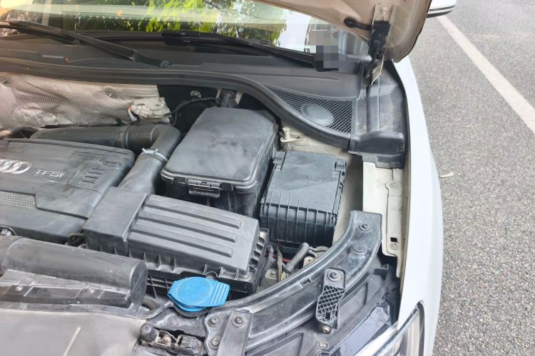 Used Audi Q3 2016 35 TFSI Fashion Model Engine Bay Left
