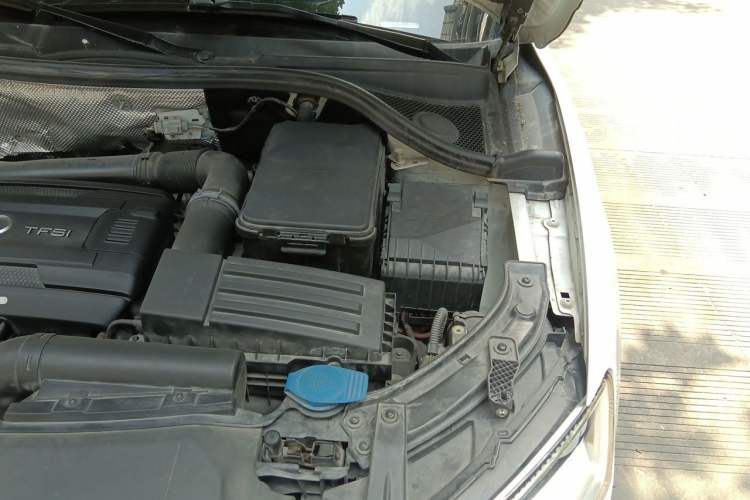 Used Audi Q3 2016 35 TFSI Fashion Model Engine Bay Left