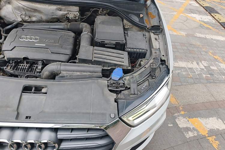 Used Audi Q3 2016 35 TFSI Fashion Model Engine Bay Left