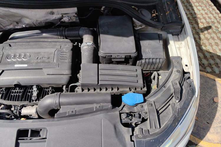 Used Audi Q3 2016 35 TFSI Fashion Model Engine Bay Left