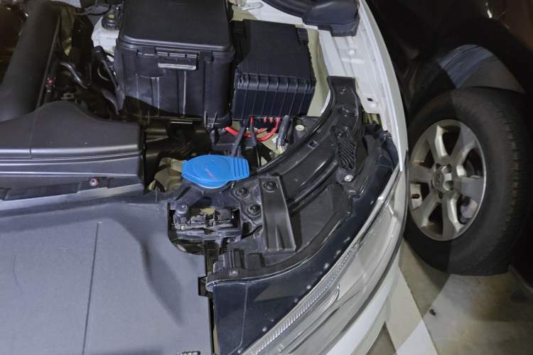 Used Audi Q3 2016 30 TFSI Fashion Model Engine Bay Left