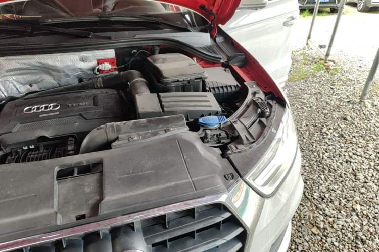 Used Audi Q3 2016 35 TFSI Fashion Model Engine Bay Left