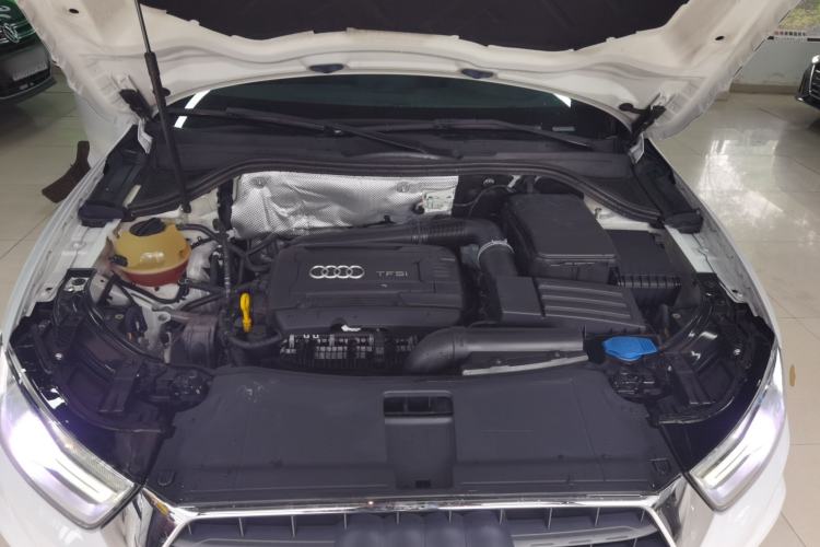 Used Audi Q3 2016 35 TFSI Fashion Model Engine Bay
