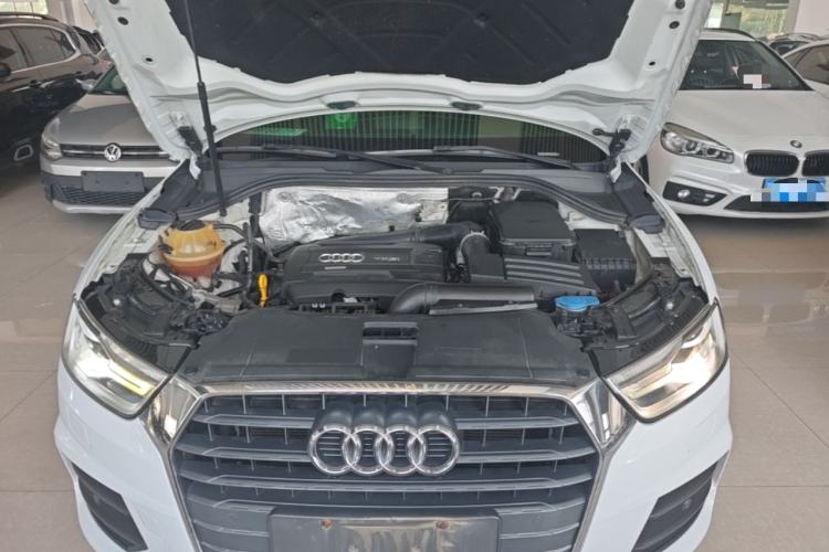 Used Audi Q3 2016 35 TFSI Fashion Model Engine Bay