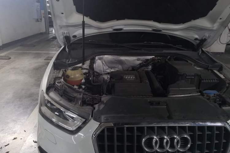 Used Audi Q3 2016 30 TFSI Collector's Edition Comfort Model Engine Bay Right