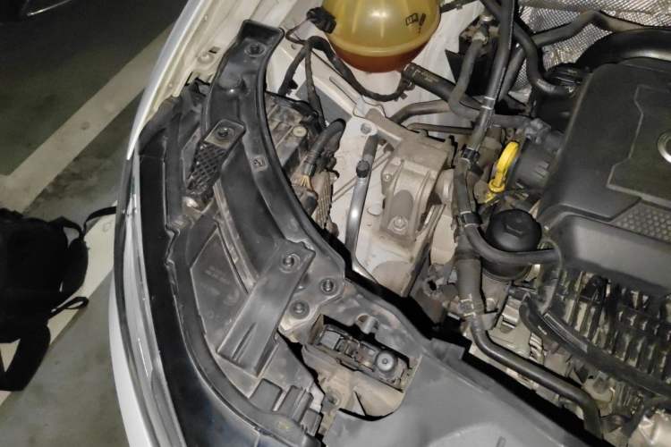 Used Audi Q3 2016 35 TFSI Fashion Model Engine Bay Right