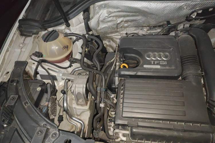 Used Audi Q3 2016 30 TFSI Fashion Model Engine Bay Right