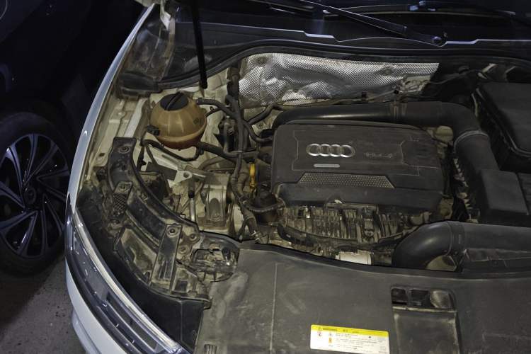Used Audi Q3 2016 35 TFSI quattro all-wheel-drive style model Engine Bay Right