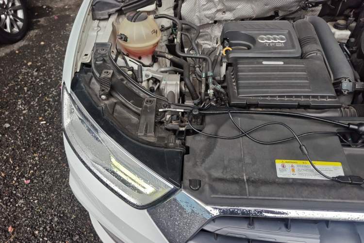 Used Audi Q3 2016 30 TFSI Standard Model Engine Bay Right