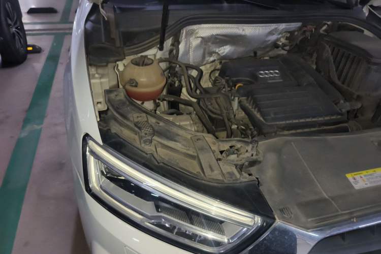 Used Audi Q3 2016 30 TFSI Fashion Model Engine Bay Right