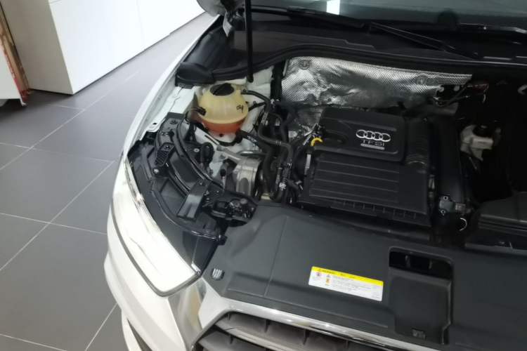 Used Audi Q3 2016 30 TFSI Fashion Model Engine Bay Right