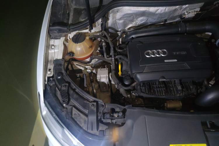 Used Audi Q3 2016 35 TFSI quattro all-wheel-drive style model Engine Bay Right